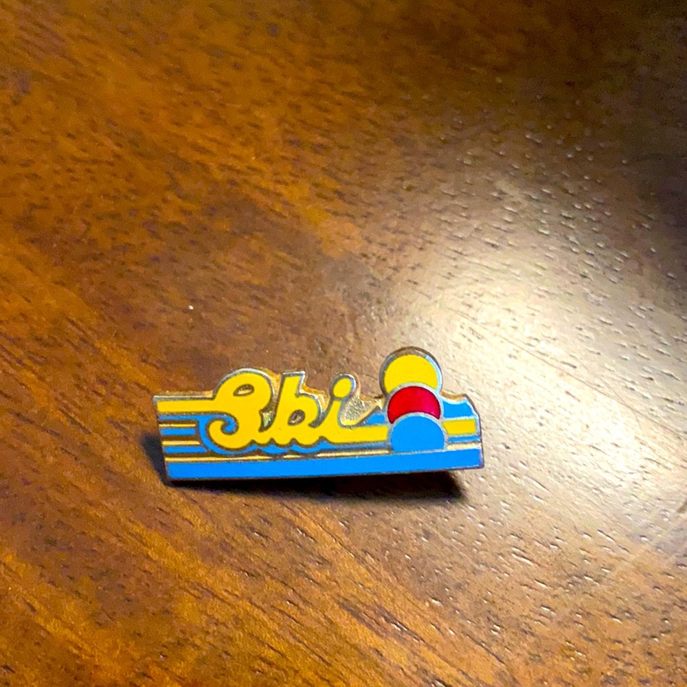 Vintage 1970s ski pin